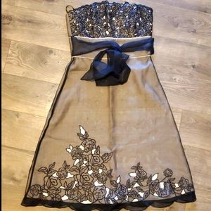 White house black market dress Size 6